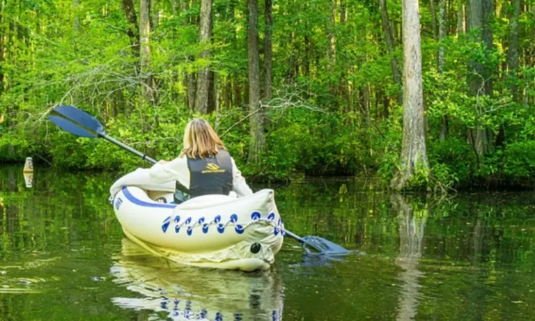 How to Kayak Alone: 10 Essential Tips for Safe Solo Paddling